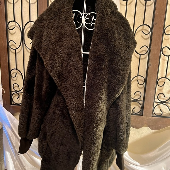 Zenana Outfitters Jackets & Blazers - Zenana Outfitters Olive GreenTeddy Jacket